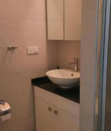 Apartament Centrally Located 1 Bedroom Flat In *
