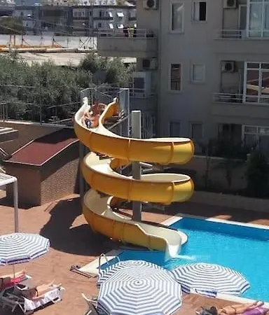 Centrally Located 1 Bedroom Flat In Apartament